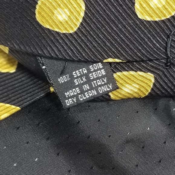 Vintage Giacomo Italian Tie with Geometric Shape - Picture 4 of 5